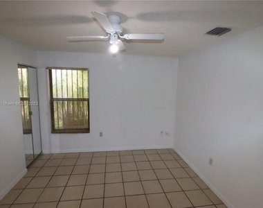 2426 Sw 109th Ct - Photo Thumbnail 32