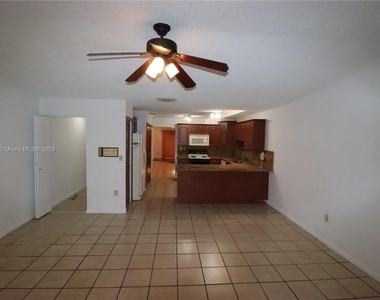 2426 Sw 109th Ct - Photo Thumbnail 22