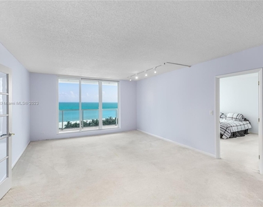 2301 Collins Ave - Photo Thumbnail 12