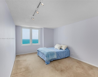 2301 Collins Ave - Photo Thumbnail 19