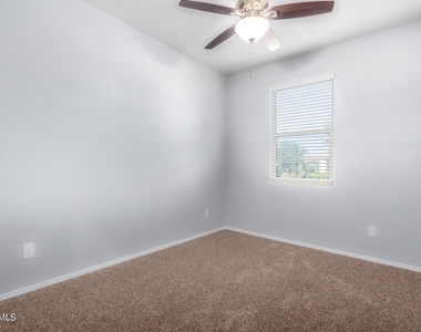 37753 W Bello Lane - Photo Thumbnail 20