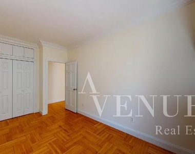 East 78th Street - Photo Thumbnail 1