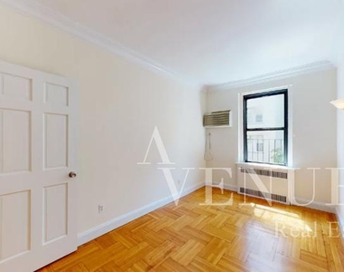 East 78th Street - Photo Thumbnail 3