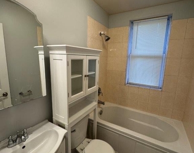 4560 W George Street - Photo Thumbnail 8