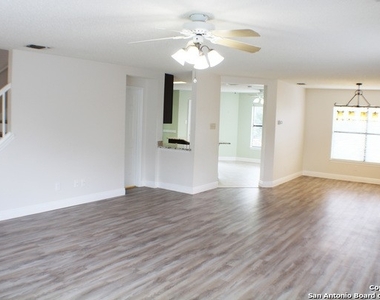 1118 Oak Path - Photo Thumbnail 5