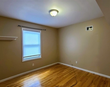 55 Grace St - Photo Thumbnail 7