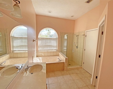 1106 Parker Canal Court - Photo Thumbnail 12