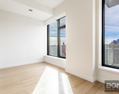 515 East 86th Street - Photo Thumbnail 3