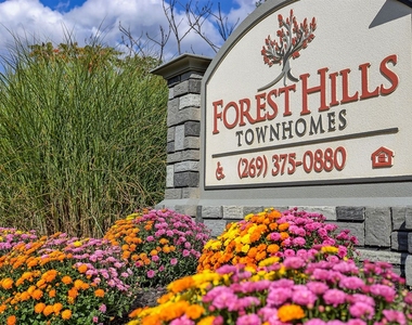 4600 Forest Hills Ln - Photo Thumbnail 3