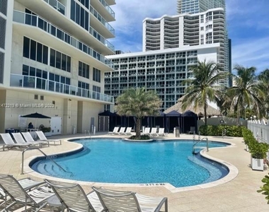 16699 Collins Ave - Photo Thumbnail 24