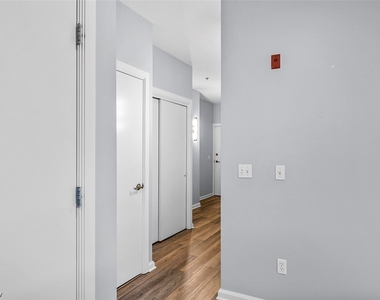 1237 Washington Avenue - Photo Thumbnail 12