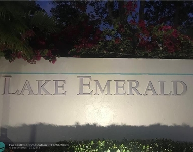 111 Lake Emerald Dr - Photo Thumbnail 24