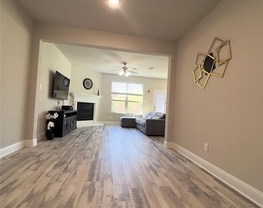 6321 Burbank Way - Photo Thumbnail 2