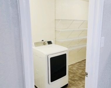 9114 Mimosa Manor - Photo Thumbnail 10