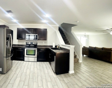 9114 Mimosa Manor - Photo Thumbnail 13