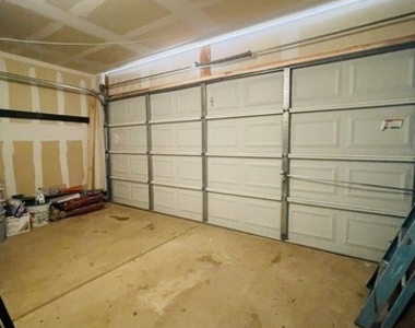 9114 Mimosa Manor - Photo Thumbnail 8