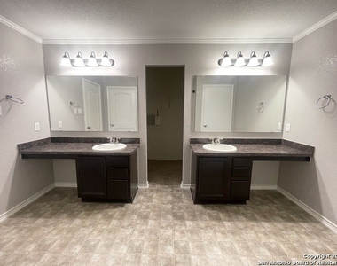 9114 Mimosa Manor - Photo Thumbnail 28