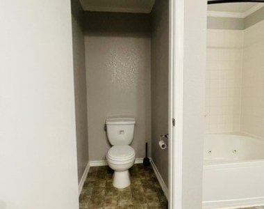 9114 Mimosa Manor - Photo Thumbnail 26