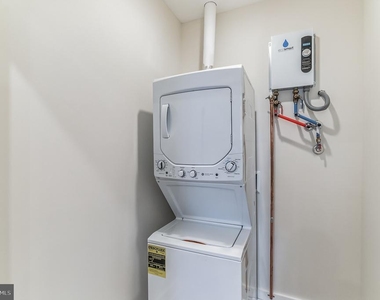 6832 Ridge Ave - Photo Thumbnail 11