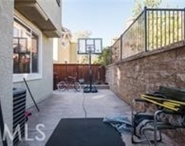 35860 Lajune Street - Photo Thumbnail 25