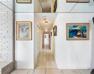 5255 Collins Ave - Photo Thumbnail 15