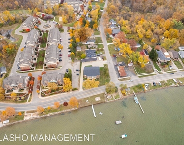 719 E Walled Lake Drive - Photo Thumbnail 12