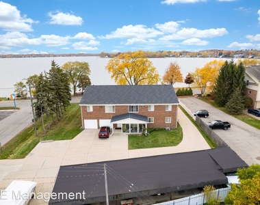 719 E Walled Lake Drive - Photo Thumbnail 24