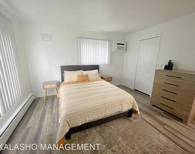 719 E Walled Lake Drive - Photo Thumbnail 8