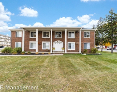 719 E Walled Lake Drive - Photo Thumbnail 27