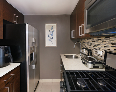 East 34th Street - Photo Thumbnail 5