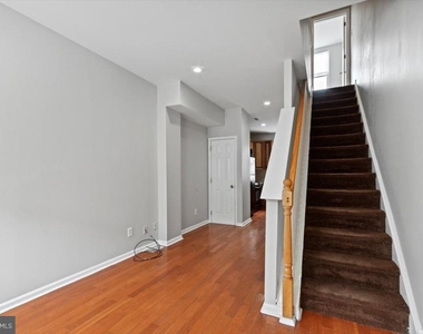 2343 E Harold St - Photo Thumbnail 5