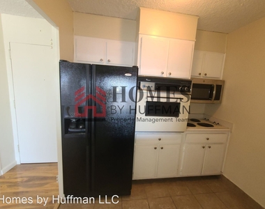 1100 Erie Avenue - Unit 807 - Photo Thumbnail 6