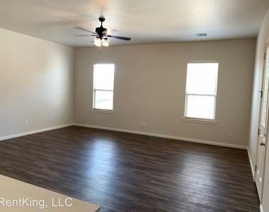 3215 Enclave Circle - Photo Thumbnail 5