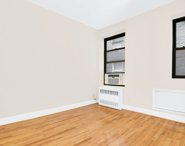 East 25th Street - Photo Thumbnail 2