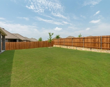 11121 Canyon Oak Street - Photo Thumbnail 14