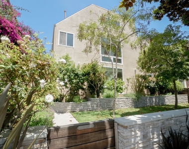 1239 9th St - Photo Thumbnail 1