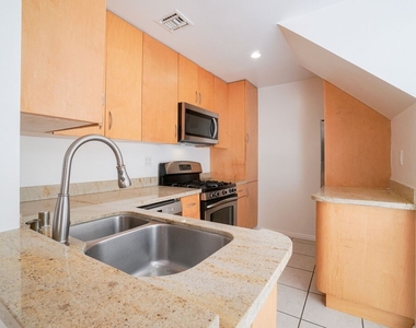 1239 9th St - Photo Thumbnail 14