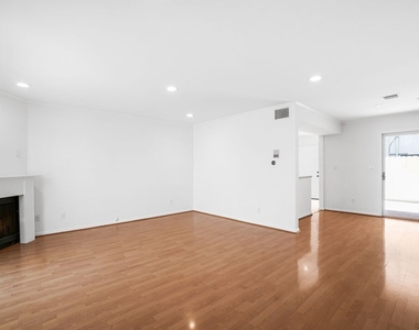 1239 9th St - Photo Thumbnail 6
