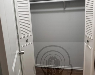 6001 N Kenmore Ave - Photo Thumbnail 4
