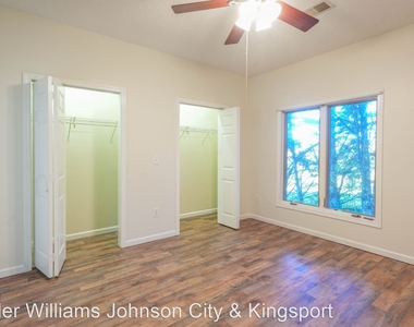 176 S. Austin Springs Road Unit 11 - Photo Thumbnail 8