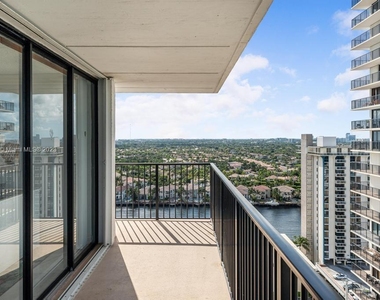 2201 S Ocean Dr - Photo Thumbnail 8