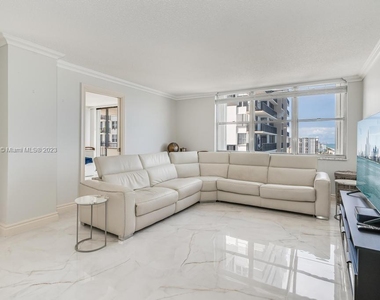 2201 S Ocean Dr - Photo Thumbnail 4