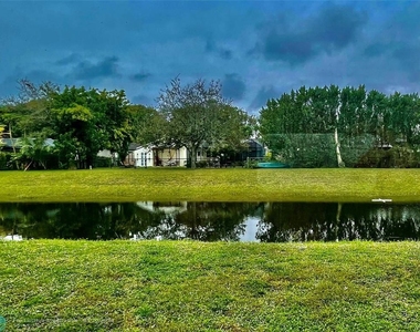 10874 Royal Palm Blvd - Photo Thumbnail 5