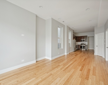 2526 W Lexington Street - Photo Thumbnail 8