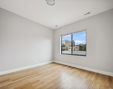 2526 W Lexington Street - Photo Thumbnail 2