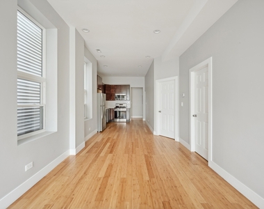 2526 W Lexington Avenue - Photo Thumbnail 7