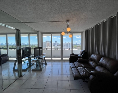 3200 Collins Ave - Photo Thumbnail 30