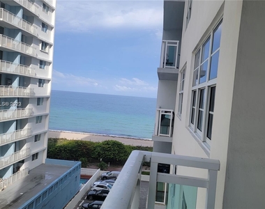 6917 Collins Ave - Photo Thumbnail 13