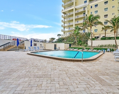 5380 N Ocean Drive - Photo Thumbnail 10