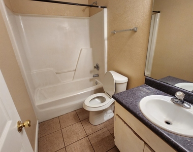 1100 Greentree Court - Photo Thumbnail 10